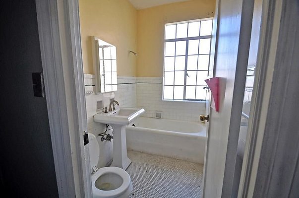 UNIVERSAL-A479-LA-73