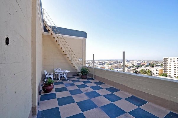 UNIVERSAL-A479-LA-126