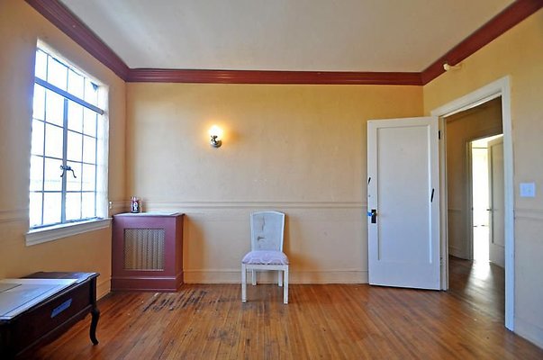 UNIVERSAL-A479-LA-77