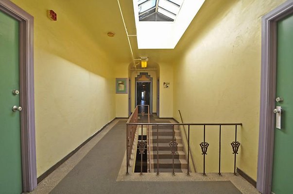 UNIVERSAL-A483-LA-29