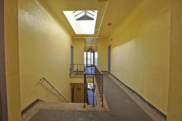 UNIVERSAL-A483-LA-28