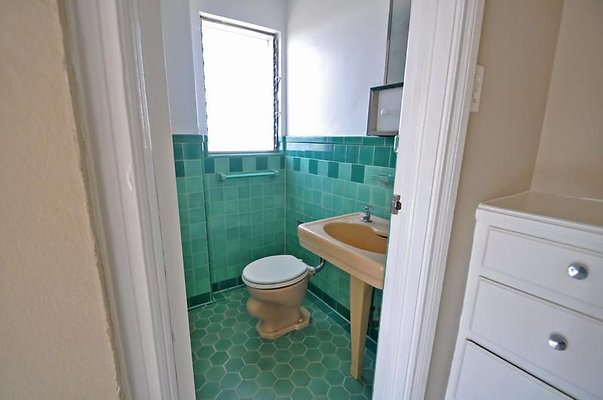 UNIVERSAL-A483-LA-18