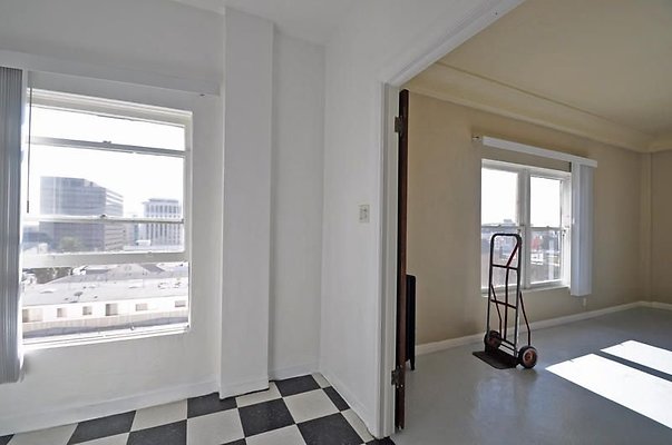 UNIVERSAL-A483-LA-23