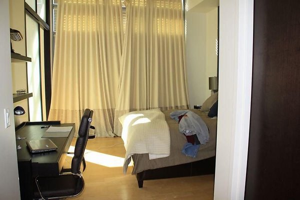 UNIVERSAL-8194-LA-23