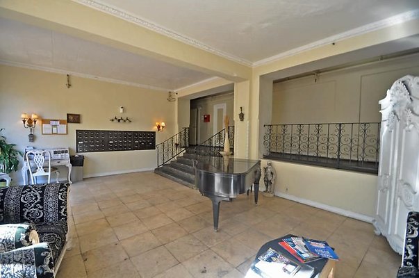 UNIVERSAL-A484-LA-22