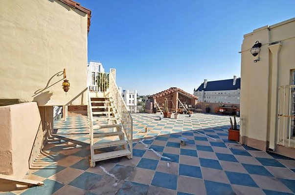 UNIVERSAL-A484-LA-81