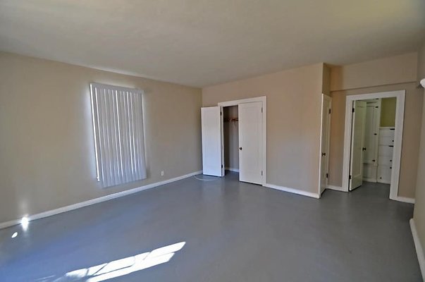 UNIVERSAL-A484-LA-28