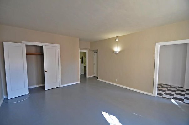 UNIVERSAL-A484-LA-27