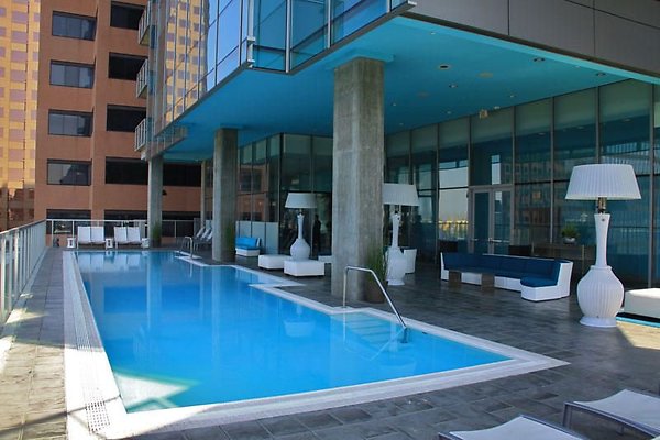 UNIVERSAL-9081-LA-70