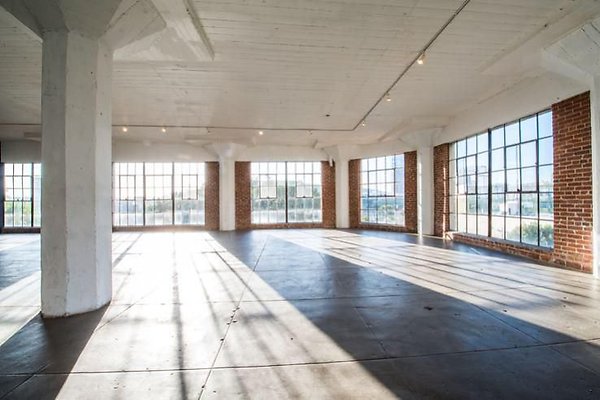 UNIVERSAL-9595-LA-19