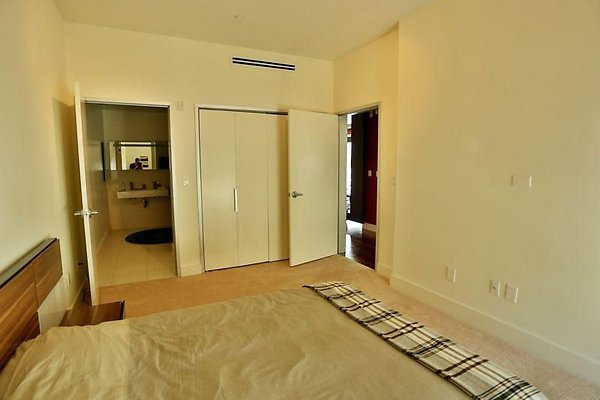 UNIVERSAL-9224-HW-211-19