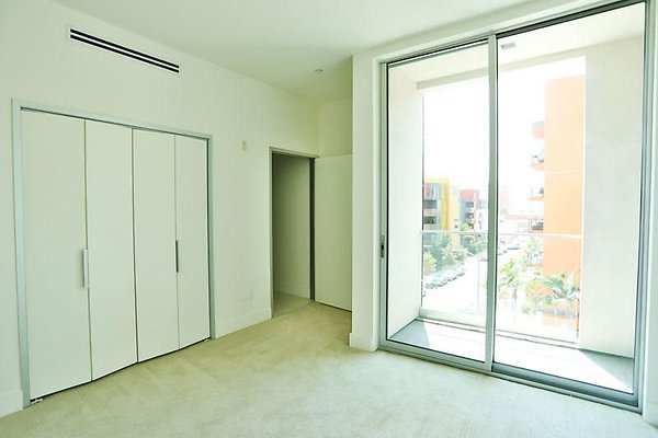 UNIVERSAL-9224-HW-411-19