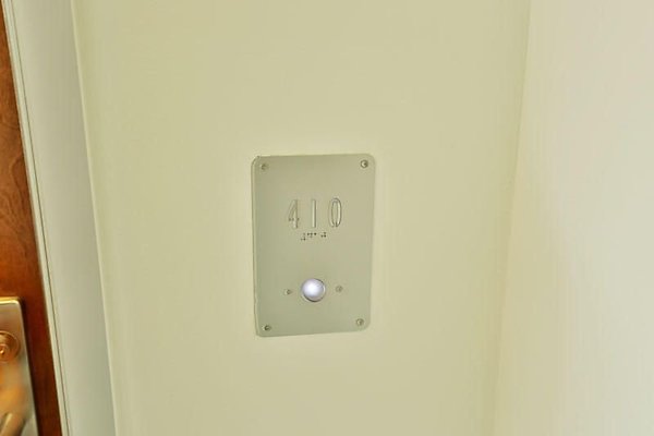 UNIVERSAL-9224-HW-410-1