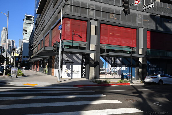 001 Grand Av and 11th