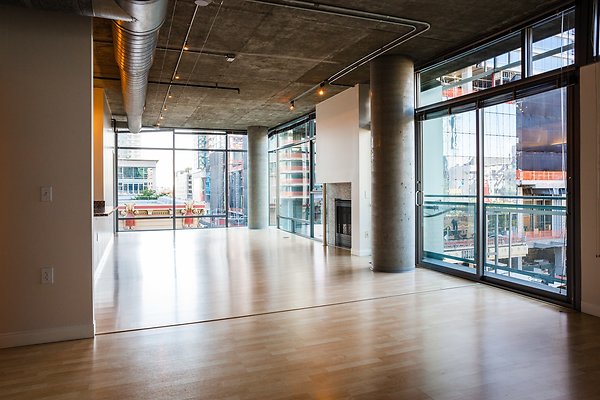 03 RENEE 354 Met Lofts