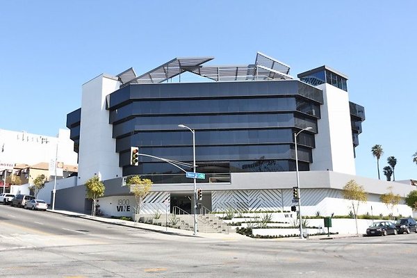 CapEquityHollywoodSpacesOffice4