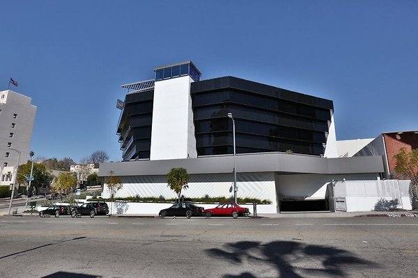 CapEquityHollywoodSpacesOffice2