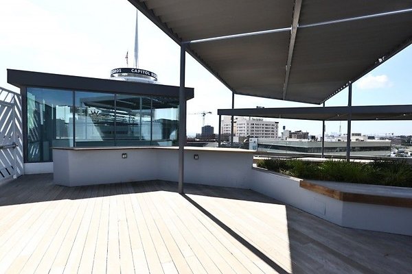 CapEquityHollywoodSpacesOffice85