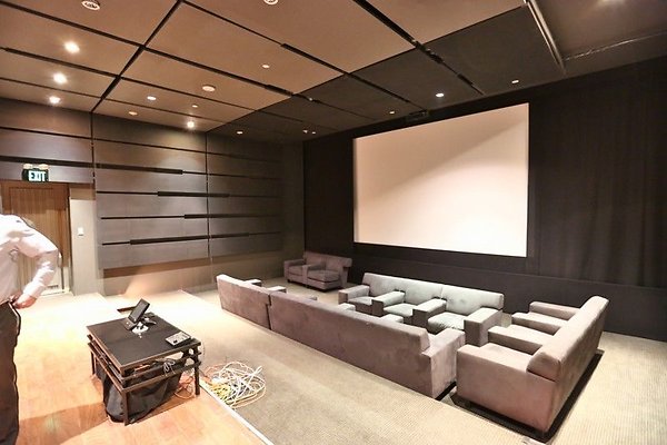 CapEquityHollywoodSpacesOffice33