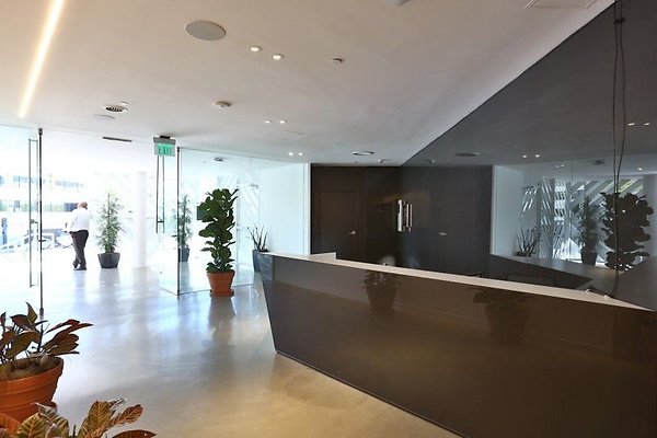 CapEquityHollywoodSpacesOffice17