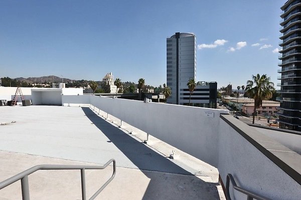 CapEquityHollywoodSpacesOffice92