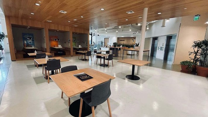 CapEquityHollywoodSpacesOffice71