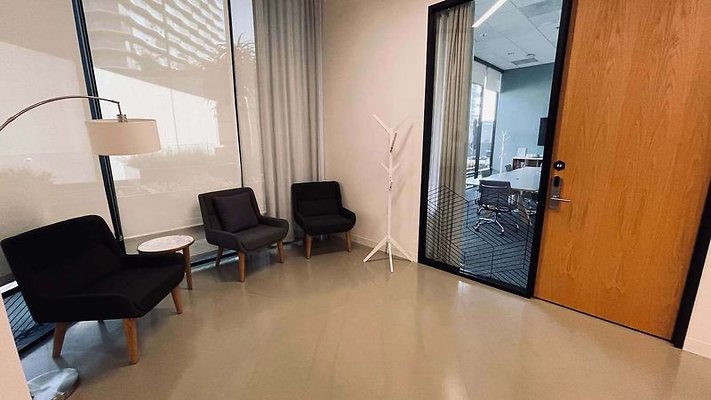 CapEquityHollywoodSpacesOffice61