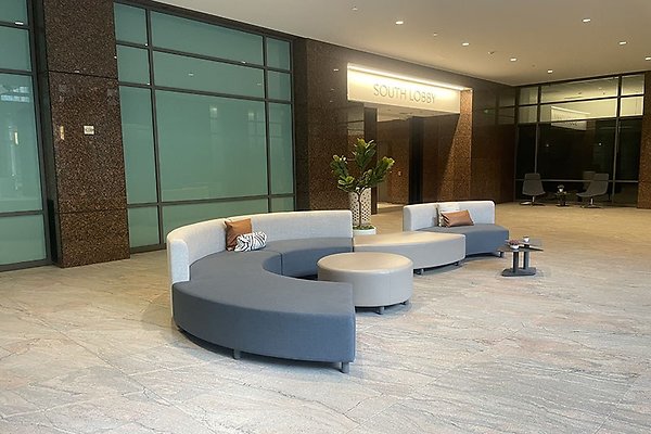 5700WilshireLobby0018