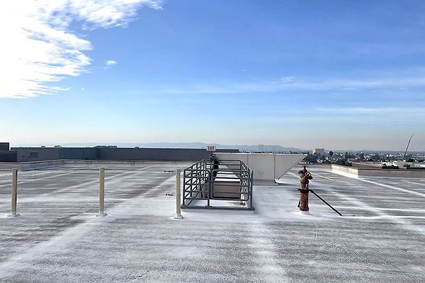 5700WilshireRoof0001