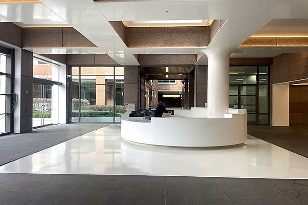 5700WilshireLobby0021