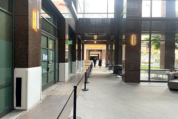 5750WilshireLobby0019