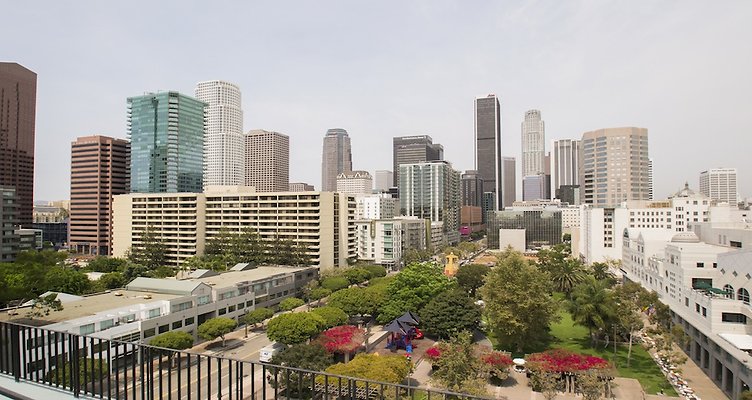 Renaissance-Tower-Pool-Deck-59
