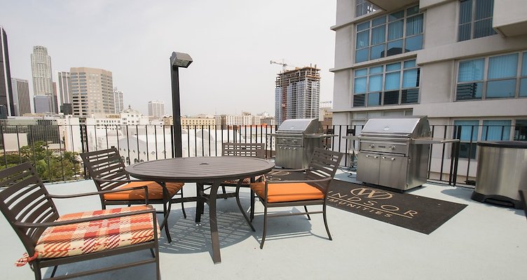 Renaissance-Tower-Pool-Deck-33