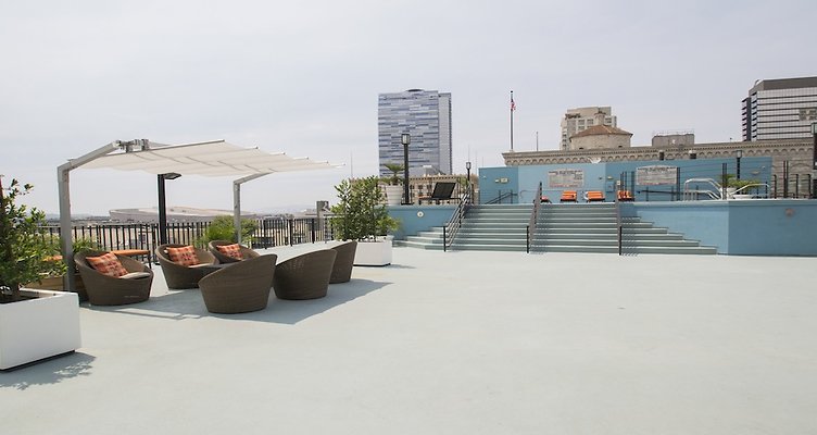 Renaissance-Tower-Pool-Deck-07