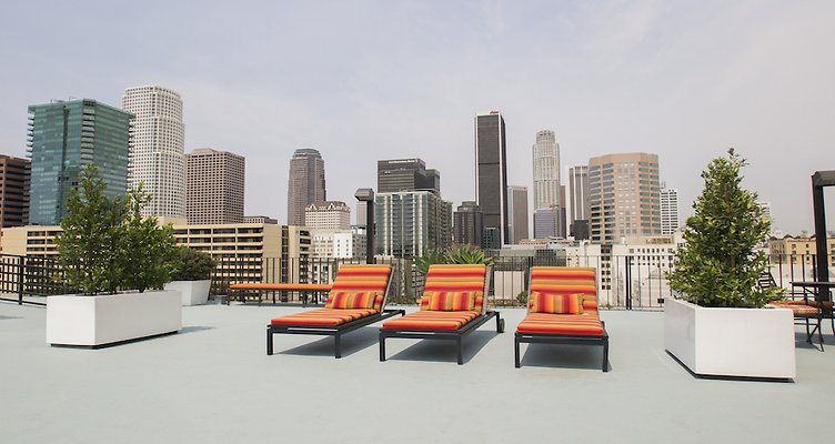 Renaissance-Tower-Pool-Deck-30