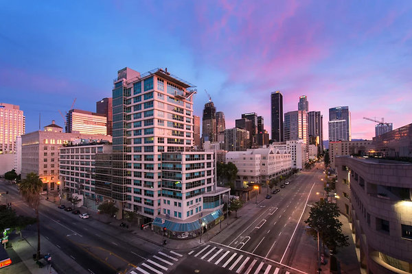 RenaissanceTower ExteriorWide-01-e1694258802783