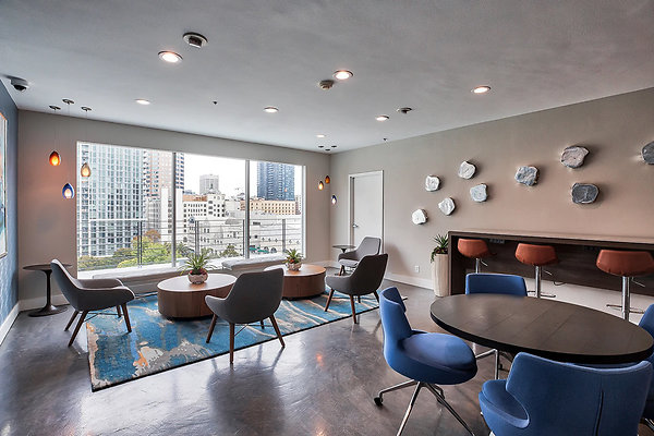 RenaissanceTower SkyLounge-01