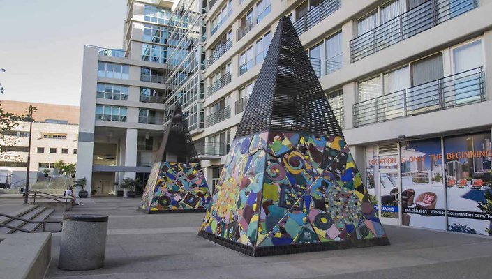 Renaissance-Tower-Exterior-Plaza-050