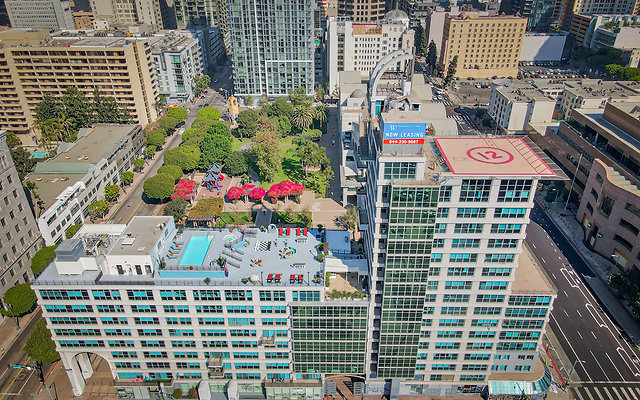 RenaissanceTower Exterior-01