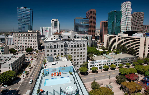 RenaissanceTower Exterior-02-e1694121201770