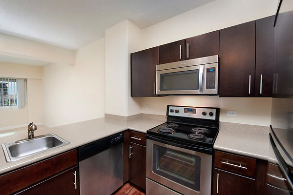 RenaissanceTower Kitchen-03