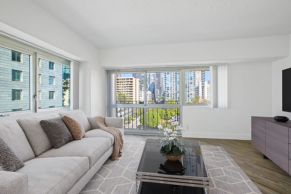 RenaissanceTower Apt-01