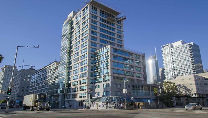 Renaissance-Tower-Exterior-Plaza-005