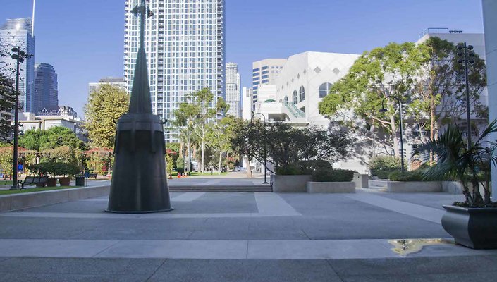 Renaissance-Tower-Exterior-Plaza-025