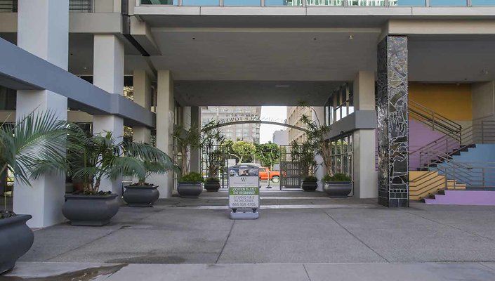 Renaissance-Tower-Exterior-Plaza-027