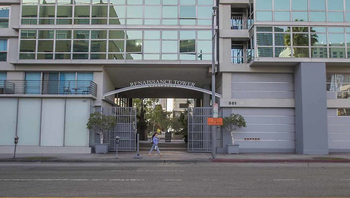 Renaissance-Tower-Exterior-Plaza-008