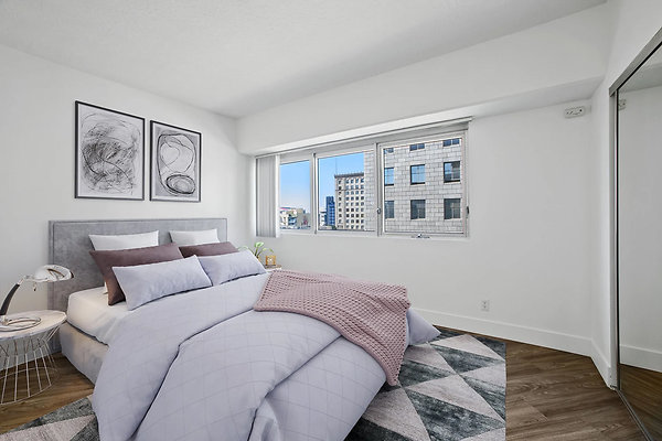 RenaissanceTower Apt-07