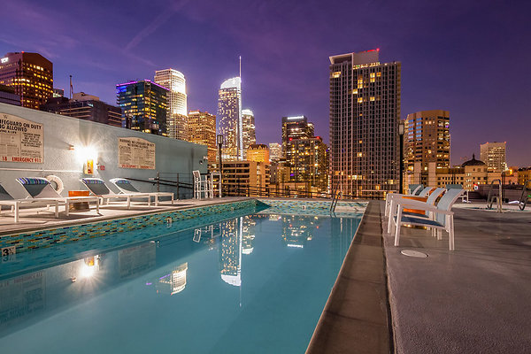 RenaissanceTower Pool-10
