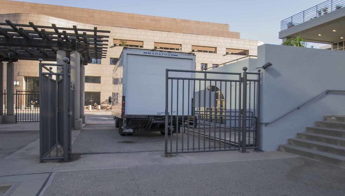 Renaissance-Tower-Exterior-Plaza-042