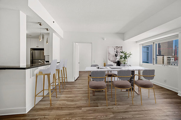 RenaissanceTower Apt-03